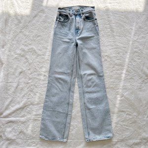Abercrombie The 90’s Relaxed Jean Ultra-High Rise Light Wash Jeans 25 Regular